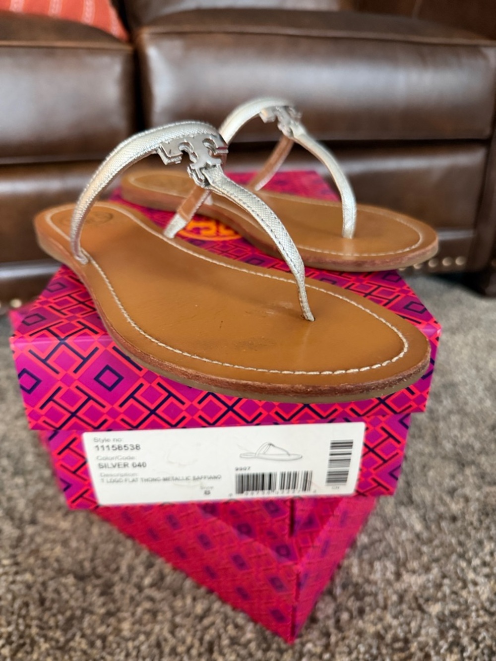 Tory Burch Silver Leather Logo Thong Sandals.  Size 8